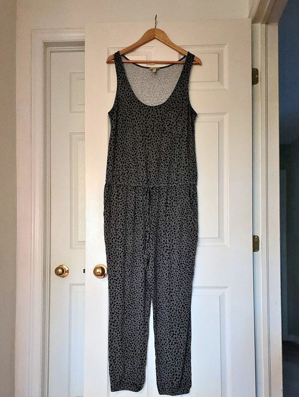 Banana Republic Leopard Print Sleeveless Jumpsuit Size Large Like New